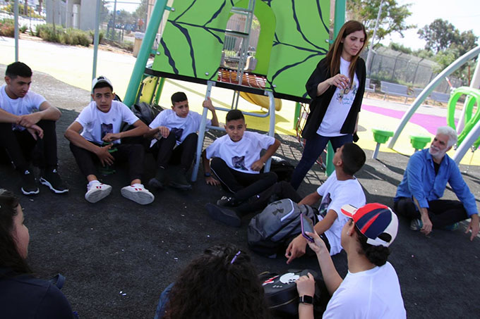 طلّاب طبقة الثوامن من اعدادية دار التربية والعلوم بجولة استكشافية لمعالم جلجولية 